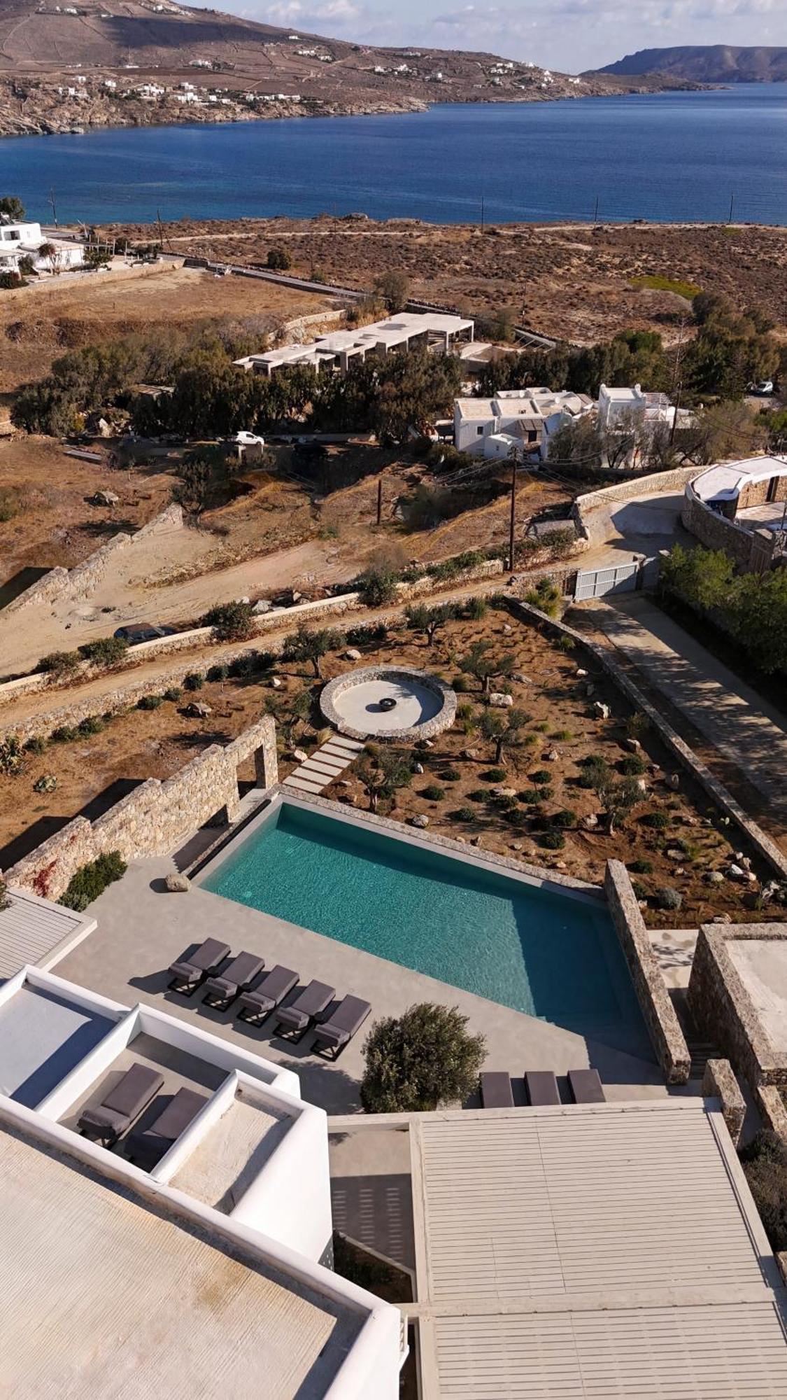 Blue Eye Grand Mykonos Villa *