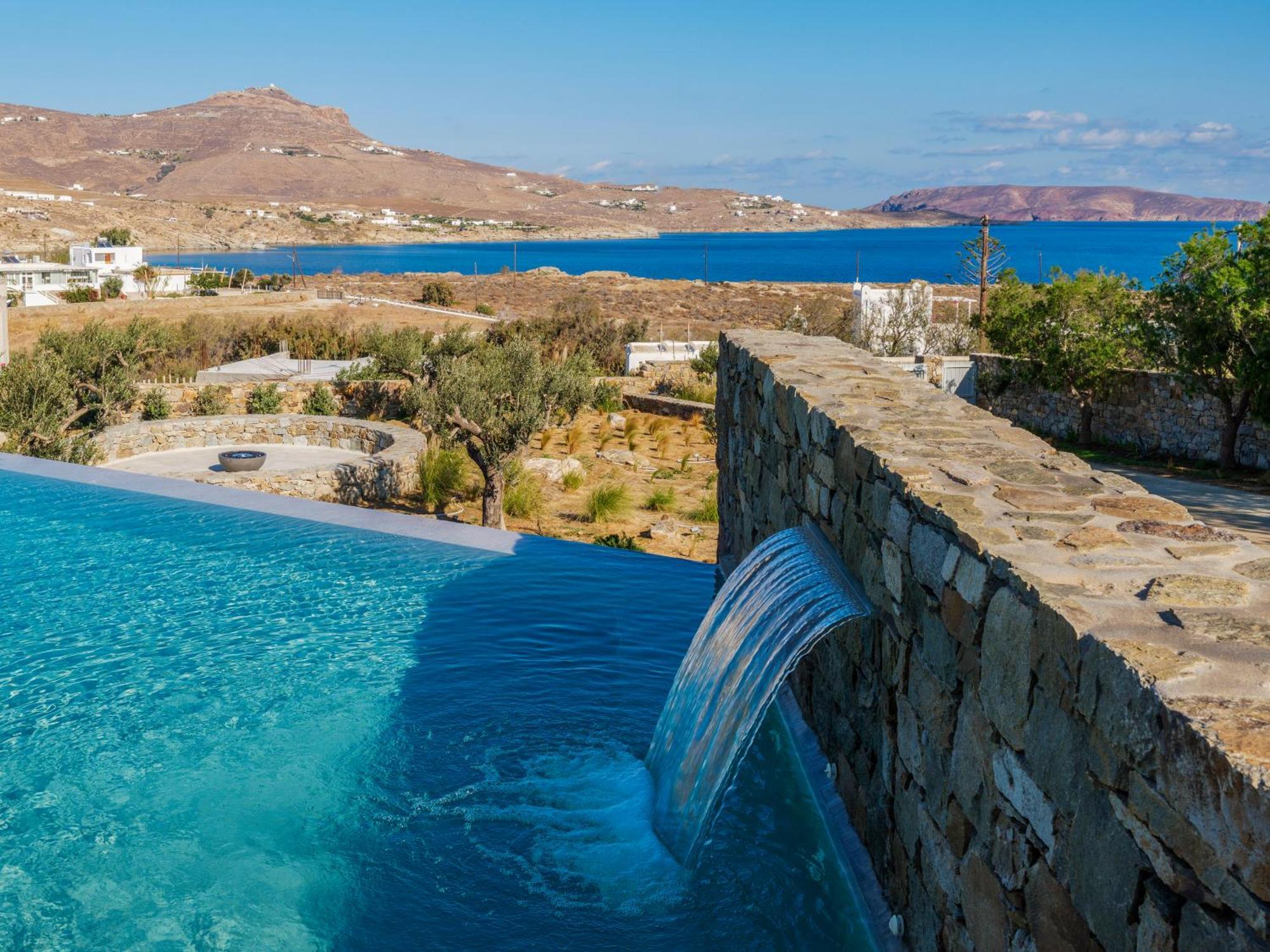 Blue Eye Grand Mykonos Villa *