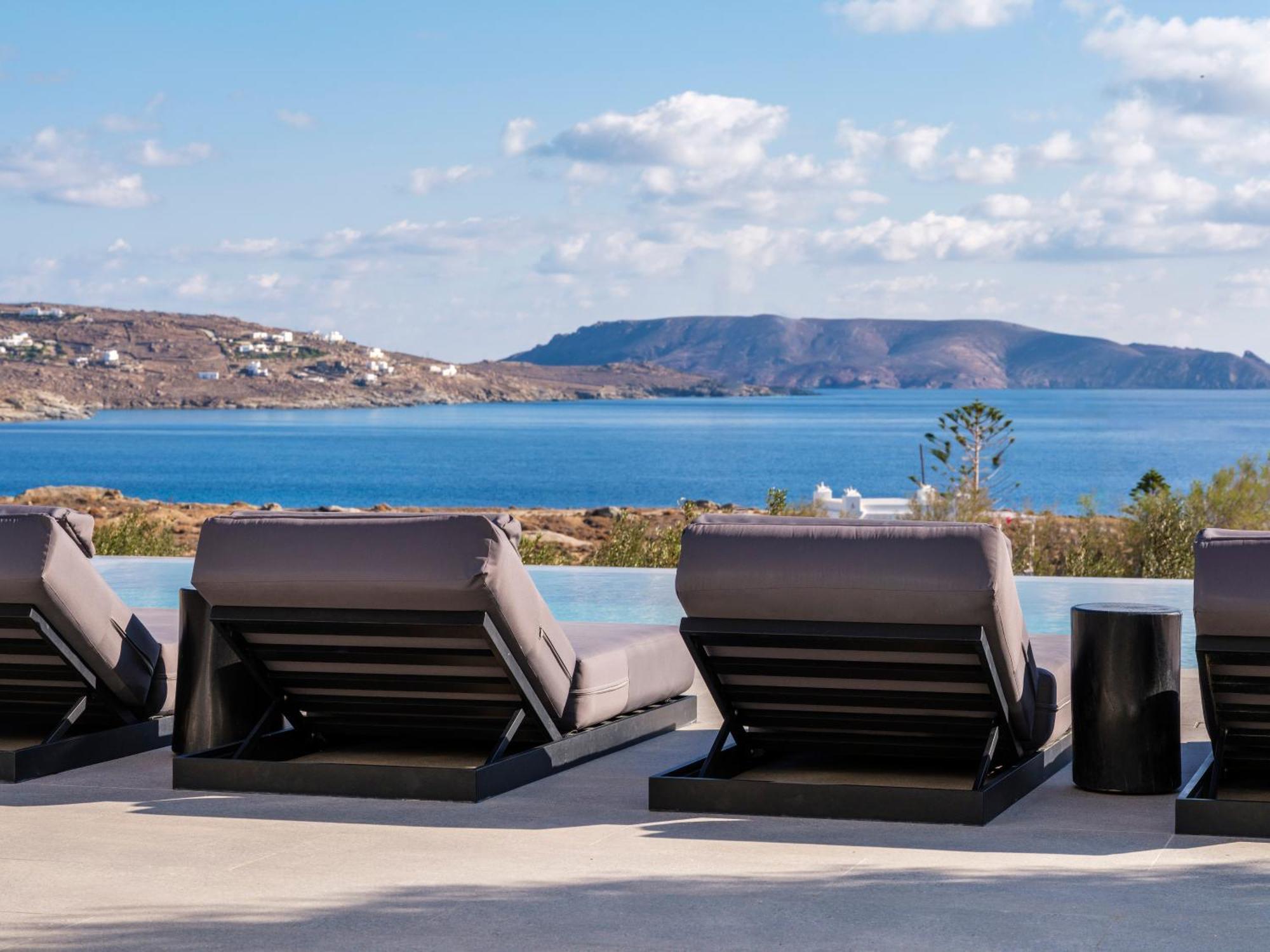 Blue Eye Grand Mykonos Villa Kalafatis