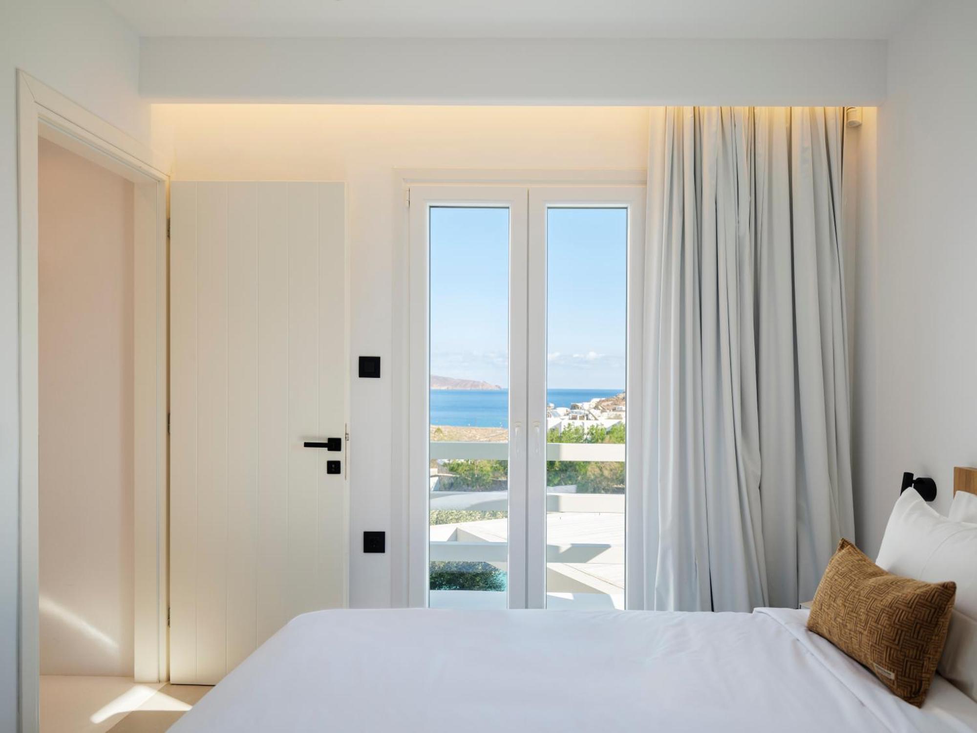 Blue Eye Grand Mykonos Villa *